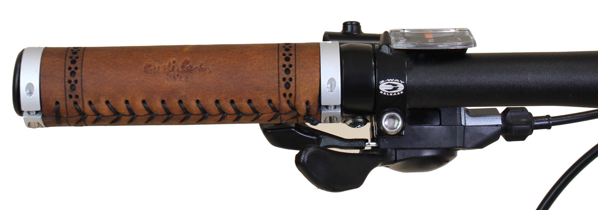 Gusti Echtleder-Lenkergriff „Sonny C.“ – Für Fahrräder, Mit Metallring, Retro Design